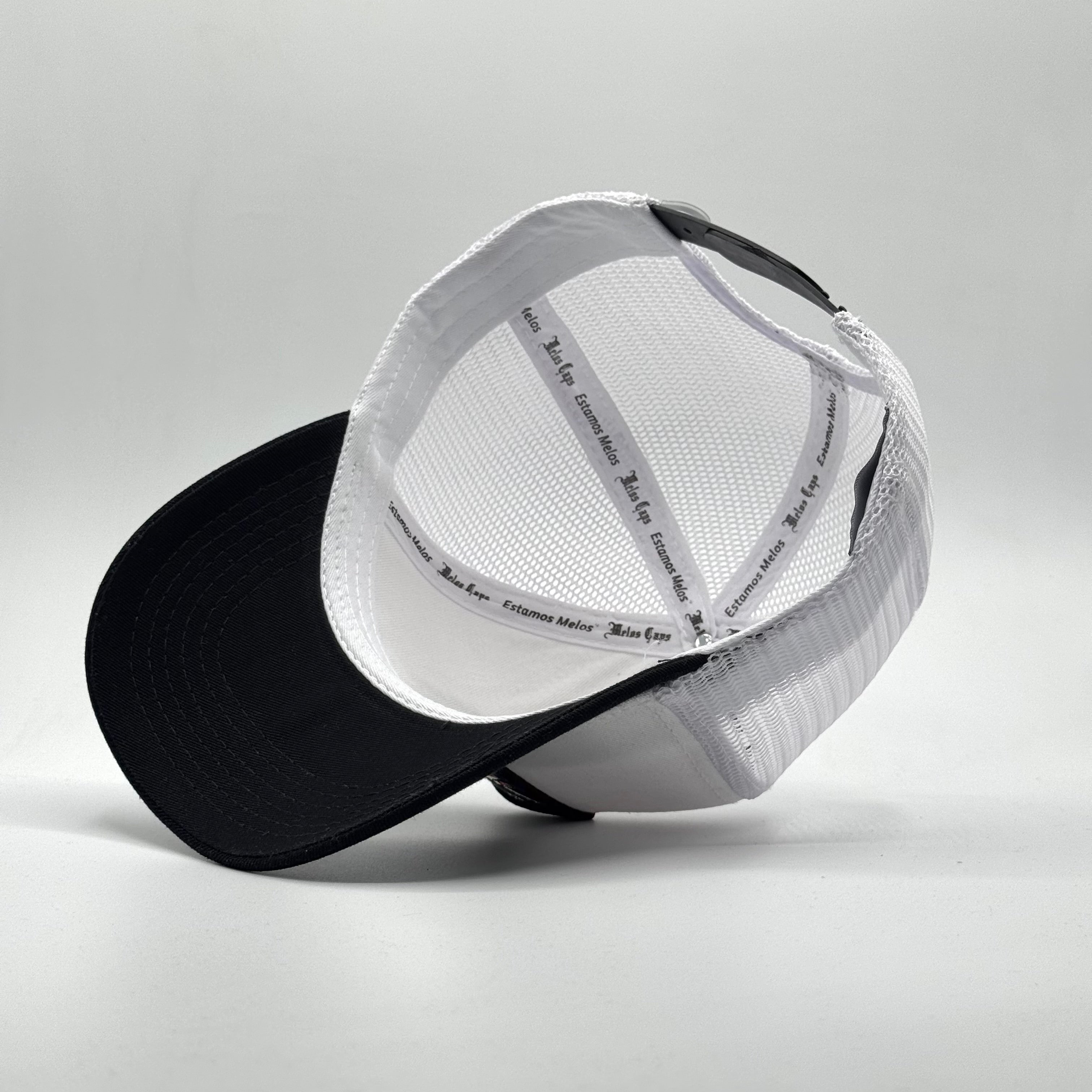 TAURO / BLANCO - NEGRO